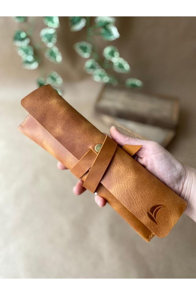 STILO – Kitap Kılıfı & Kalemlik Seti Camel