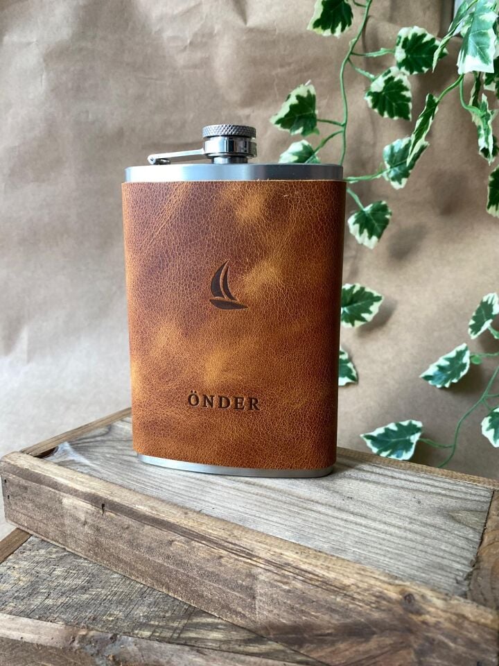 MATT - Deri Kaplı Çelik Viski Matarası Camel